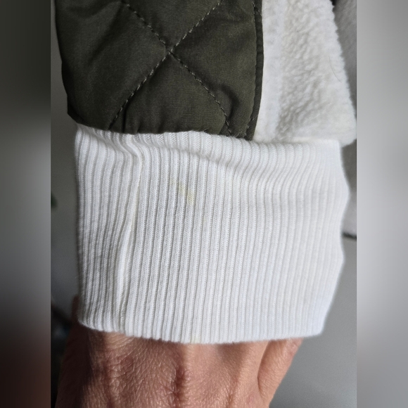 Abercrombie & Fitch White and Olive Jacket - Picture 12 of 12